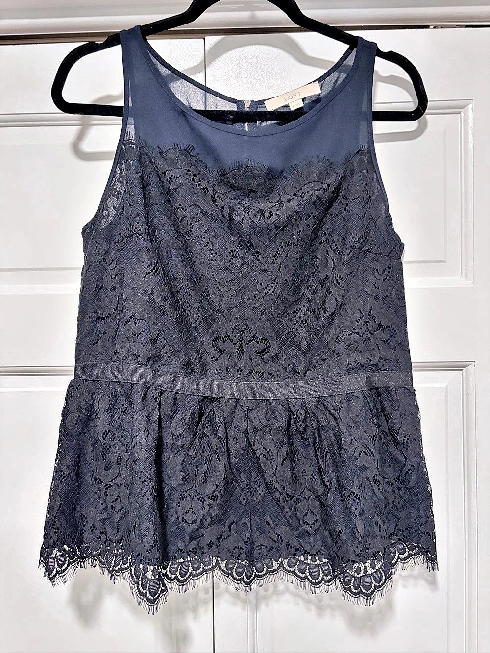 LOFT Lace Overlay Tank Top in Blue Size Small Like New